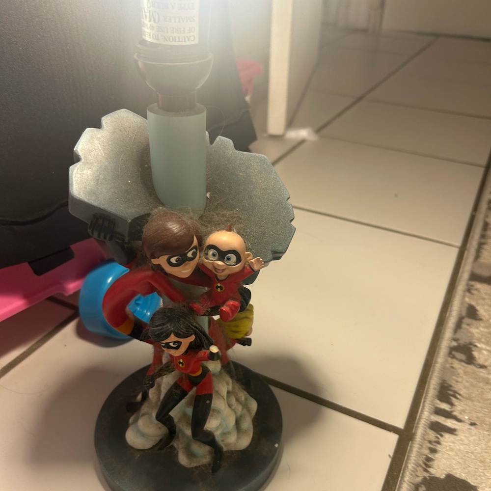 Increíbles lamp no shade